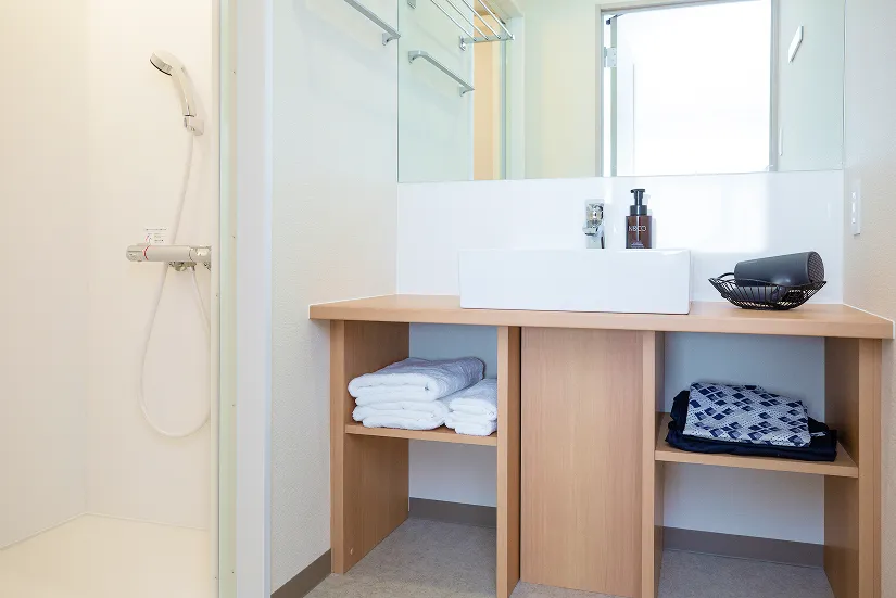 「海詣／うみもうで」洗面台とアメニティ