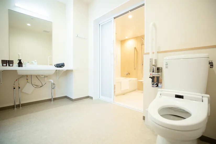 「つつ間」広いお手洗いと浴室スペース