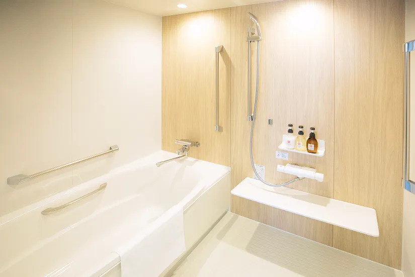 「月雅／つきみやび」浴槽とシャワー