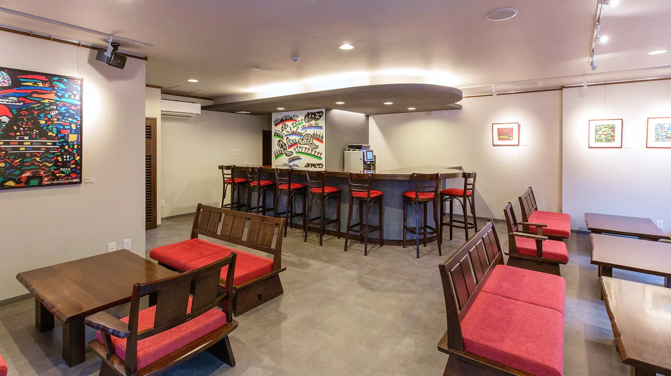 琴平出身の画家・デザイナー 和田邦坊氏の作品を飾るカフェギャラリーです。