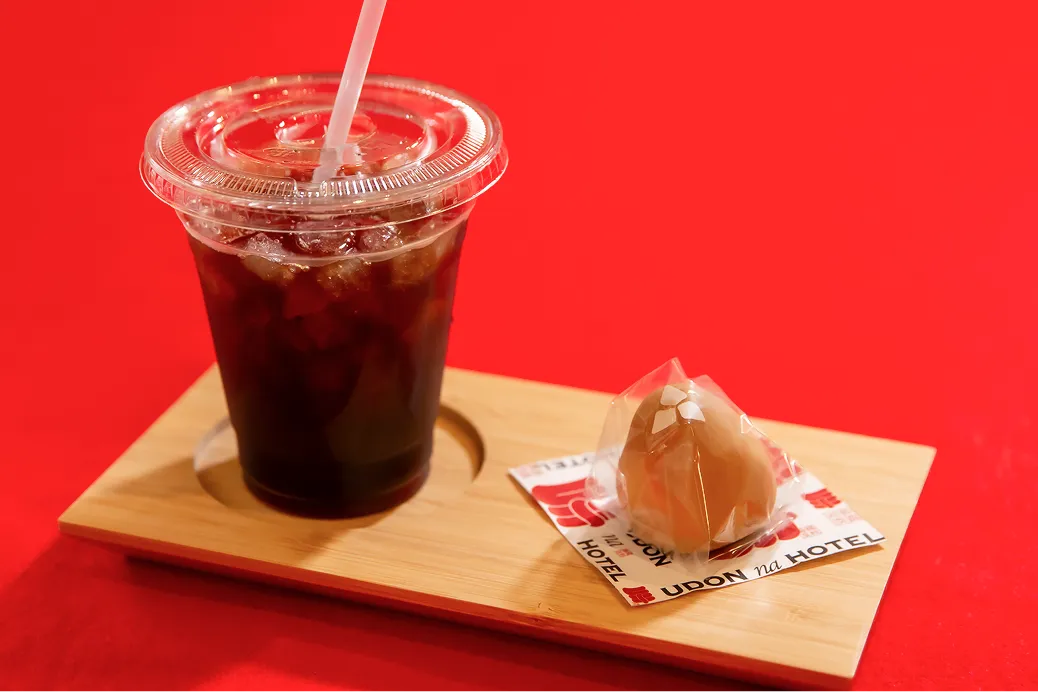 アイスコーヒーと「灸まん」