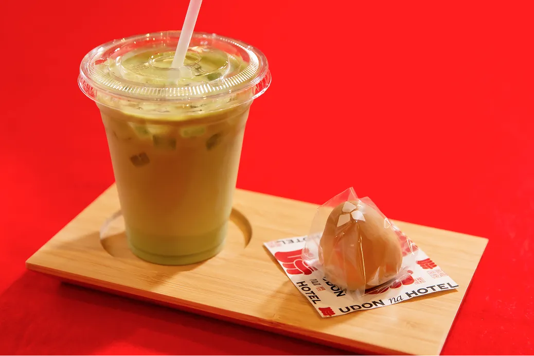 抹茶ラテと「灸まん」